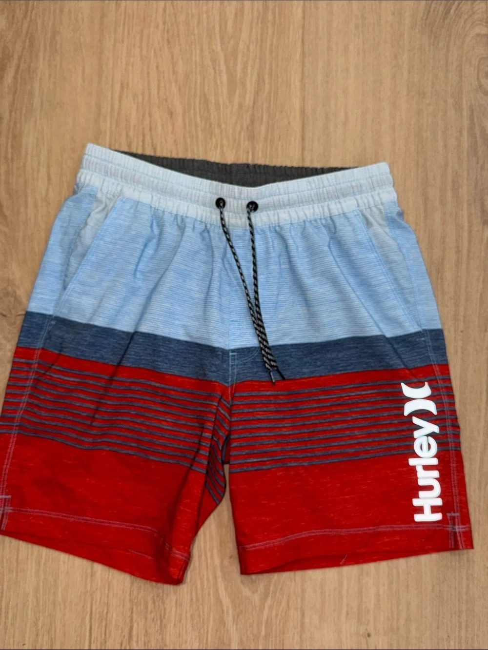 Hurley Red & Light Blue Striped Men's Swim Shorts lined men’s size small